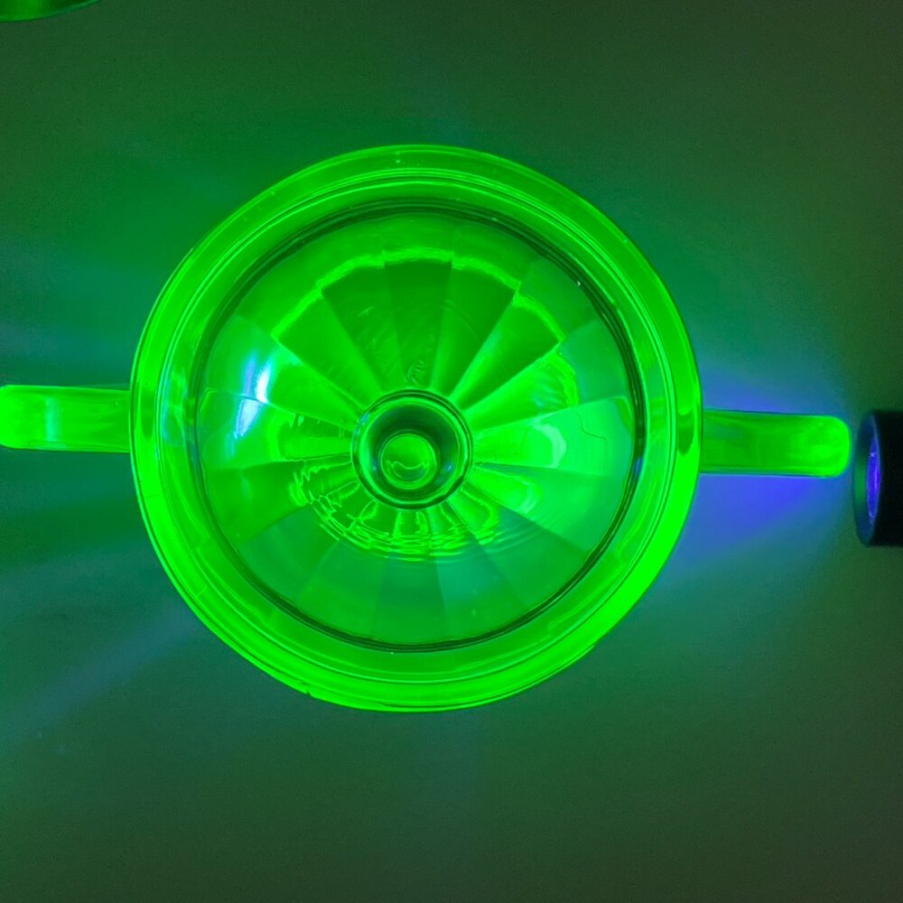 1930s Akro Agate Uranium Glass Espresso-Sized Glass Set - Picture 15 of 15